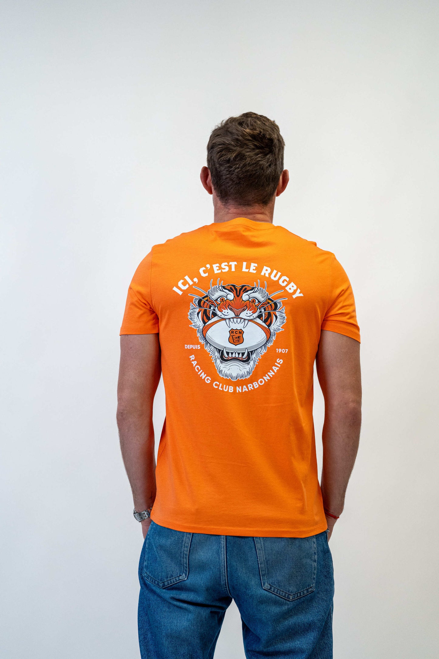 T-shirt lifestyle orange